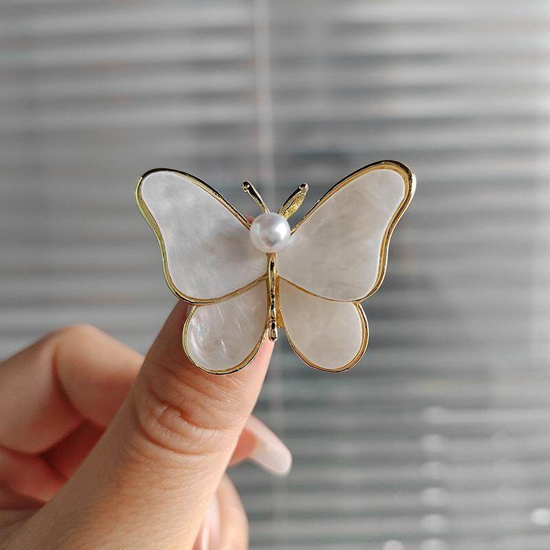 New Butterfly Brooch for Women, High-End Sweet Pearl Pin, Brooch for Women's Clothing, High-End Versatile Elegant Suit Accessory