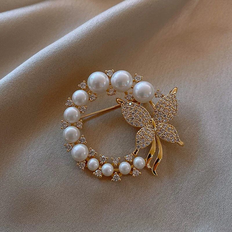 Butterfly Pearl Ring Brooch, High-End Women's Anti-Exposure Buckle Corsage Pin, Unique Design, Suit and Coat Accessories
