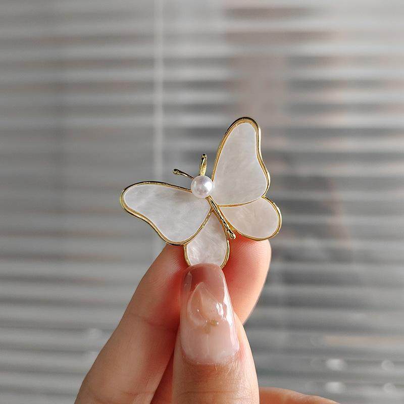 New Butterfly Brooch for Women, High-End Sweet Pearl Pin, Brooch for Women's Clothing, High-End Versatile Elegant Suit Accessory