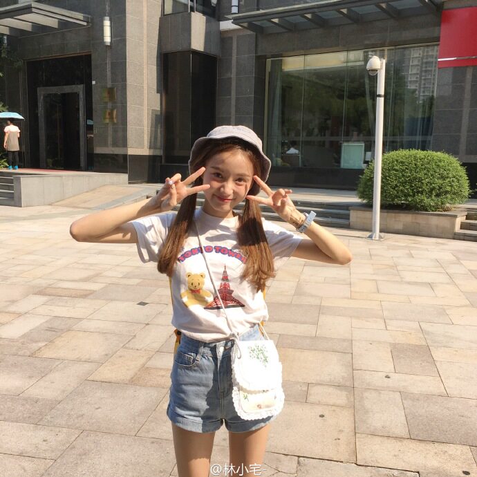 (Milk customization) Moren small hanging bag girl soft cute bubble soft girl embroidery small bag shoulder bag