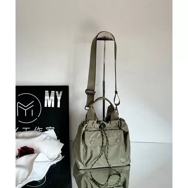 Товары от 名媛美术馆