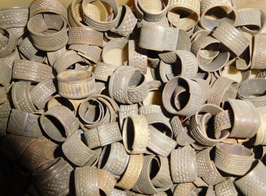 From the Ming and Qing Dynasties to the Republic of China, 8 88 old copper thimbles (saved for more than 20 years)