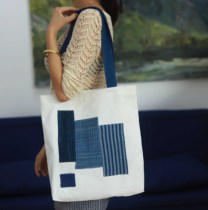 Shuijiafang vegetation dyed blue dyed hand-woven patchwork handmade canvas bag shoulder bag Literary simple wild leisure bag