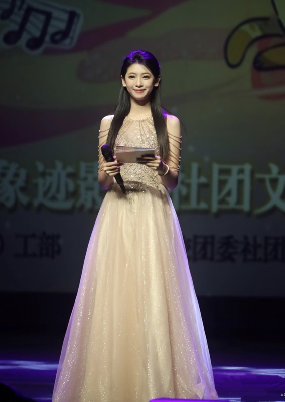 Banquet Evening Dress 2026 New Champagne Color Adult Ceremony Graduation Conductor Uniform Host Long High-End Dress