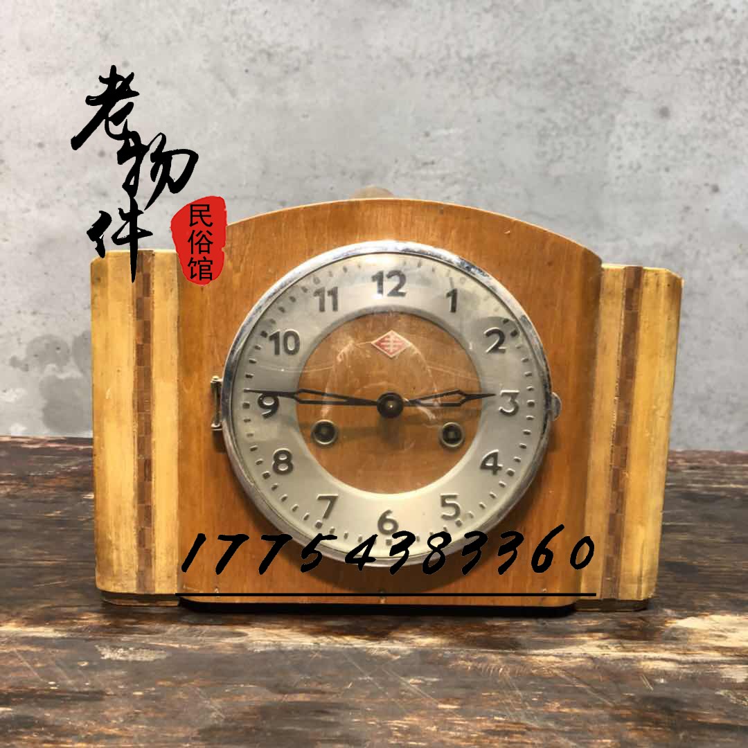 Red Folk Culture Seat Bell Alarm Clock Antique Nostalgia Old Objects Tea Shop Farmhouse Hotel Decoration Furnishing
