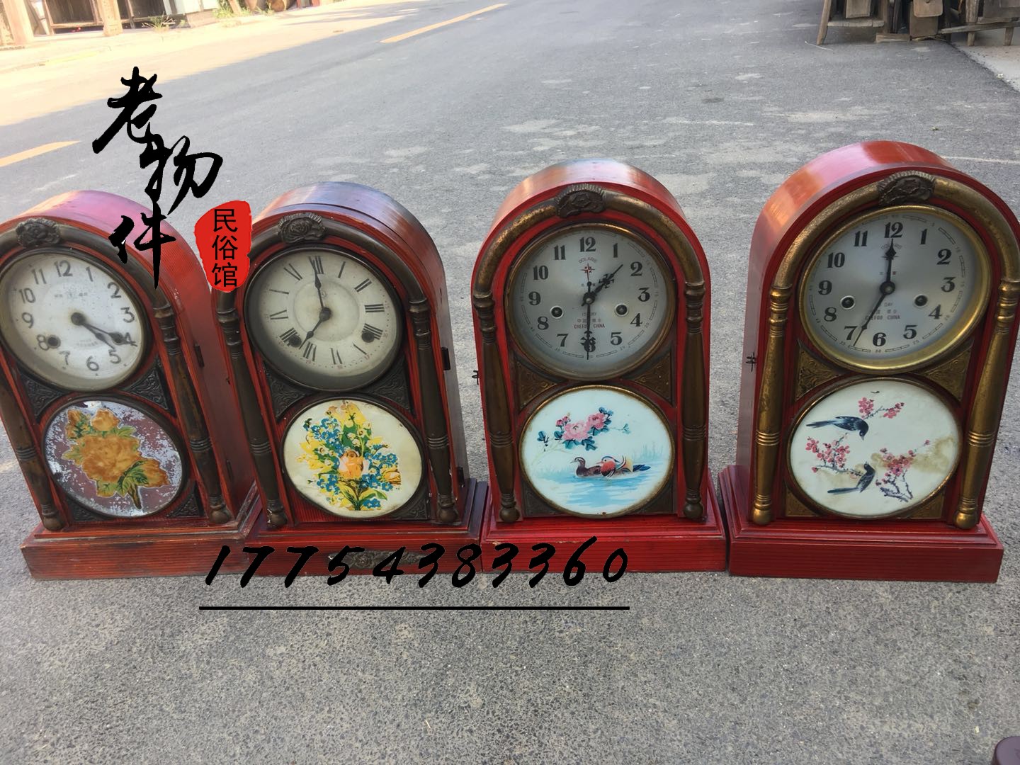 Folk custom old objects old clock collection miscellaneous nostalgic antique old clock wall clock round head watch second-hand decorative ornaments