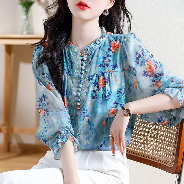 Chic and beautiful shirt silk women's long-sleeved spring and summer new age-reducing beautiful small shirt French floral chiffon top