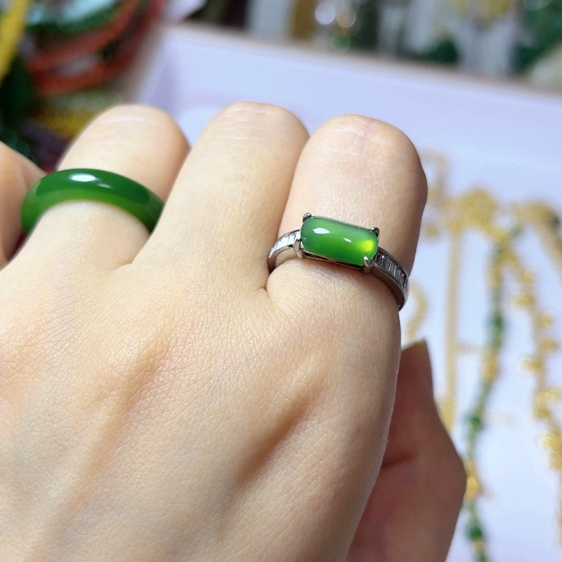 Silver Inlaid Natural Hetian Jade Cat's Eye Saddle Ring (No Certificate, Consignment Items Are Non-Returnable)