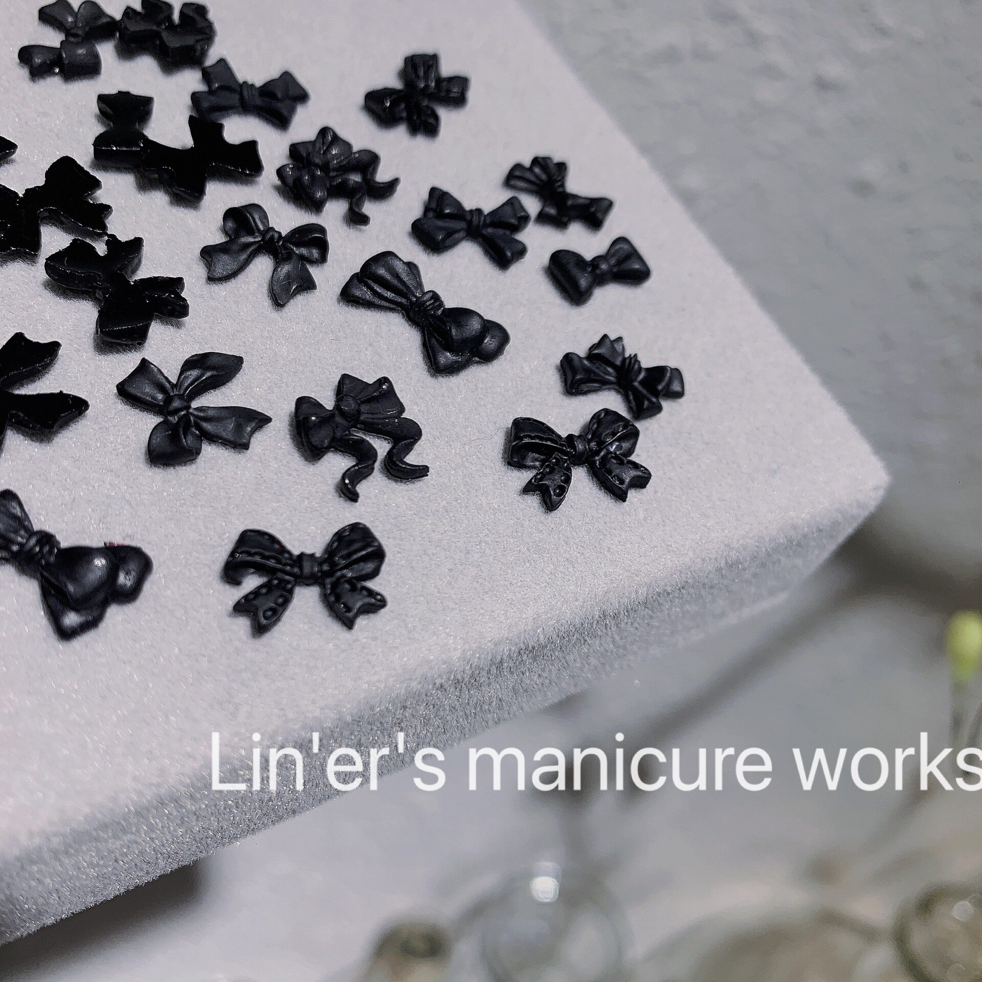 Lin-er medecine resin-dark black butterfly knot mixed -50 (full RMB28 -remote excluded)