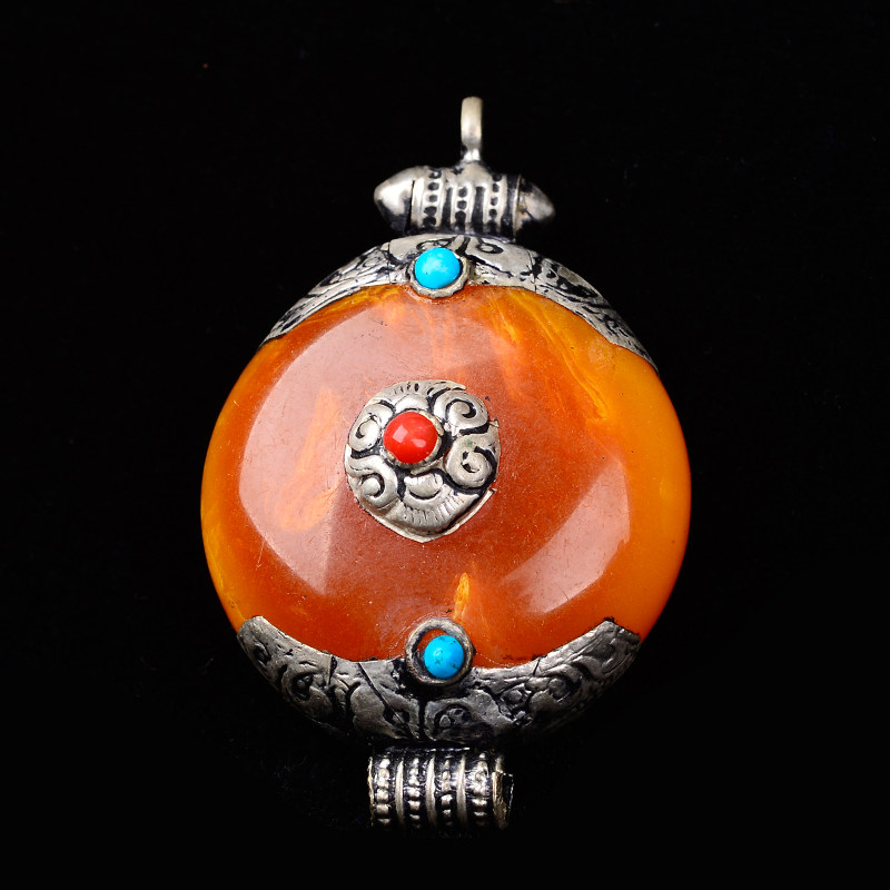 Tibetan Nepalese ethnic jewelry Bohemian Tibetan silver imitation old beeswax pendant for men and women