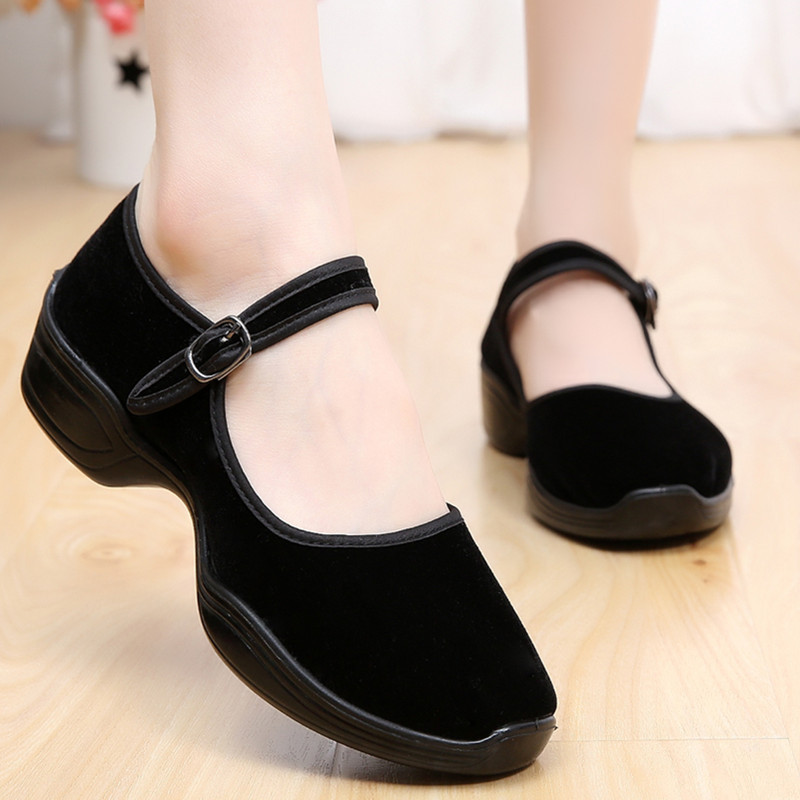 Old Beijing cloth shoes women's spring work shoes women's black work non-slip breathable comfortable mid-heel thick-soled square dance shoes