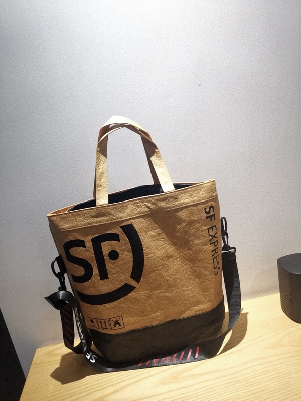 Dupont Paper Bag Peripheral Products, Washable and Waterproof Shoulder Bag 2.0, Carton Color, Genuine Tote Bag Dupont Paper Bag Peripheral Products, Washable and Waterproof Shoulder Bag 2.0, Carton Color, Genuine Tote Bag
