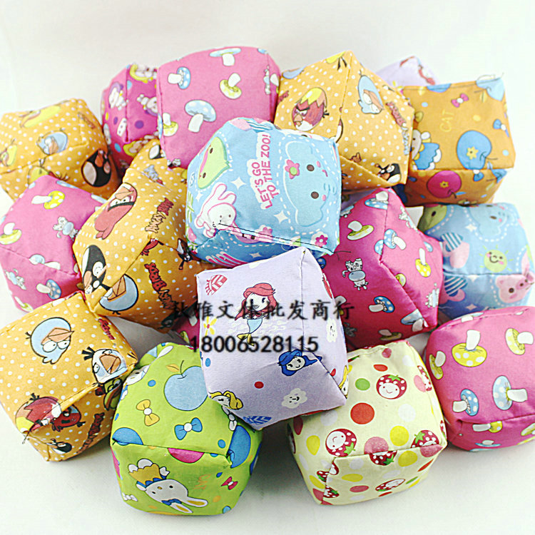 Sandbag Trẻ em mẫu giáo túi cát đá học sinh bọ cạp Sandbag túi vải dày kiều mạch da trẻ em bao cát - Các môn thể thao cầu lông / Diabolo / dân gian cầu lông vịt