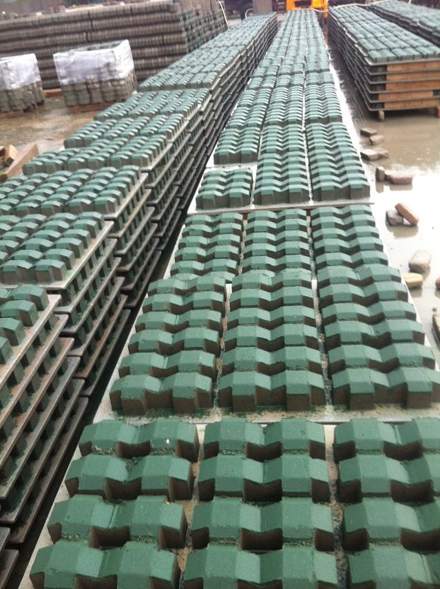 Tic-tac-toe grass bricks 8-character lawn bricks Dutch bricks permeable bricks Paving bricks Bread bricks Parking bricks Greening bricks