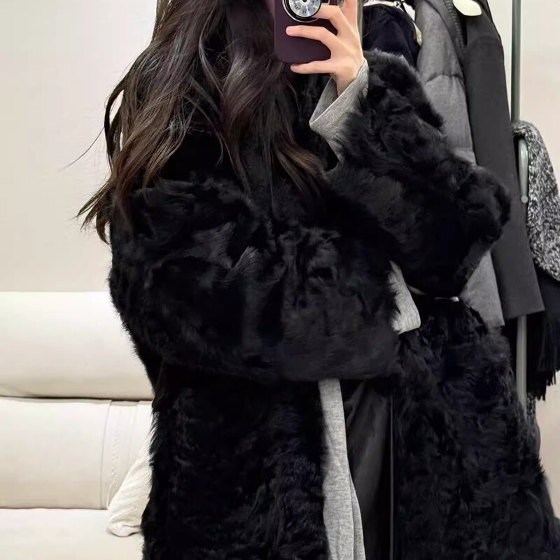 Eco-Friendly Mink Fur Integrated with Lamb Wool, V-Neck Mink Fur Coat for Women, Black Coat