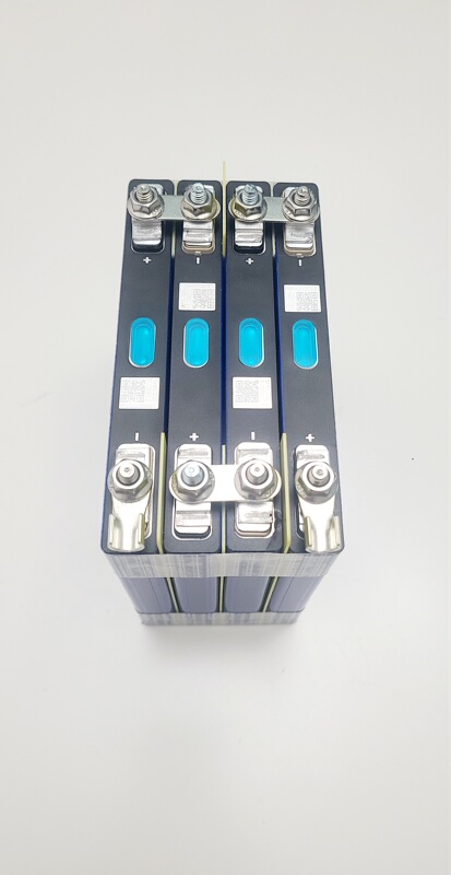 Brand New Yiwei High-Rate Lithium Iron Battery Cell, with a Peak Current of over 1320A, Capable of Starting All 12V Vehicles