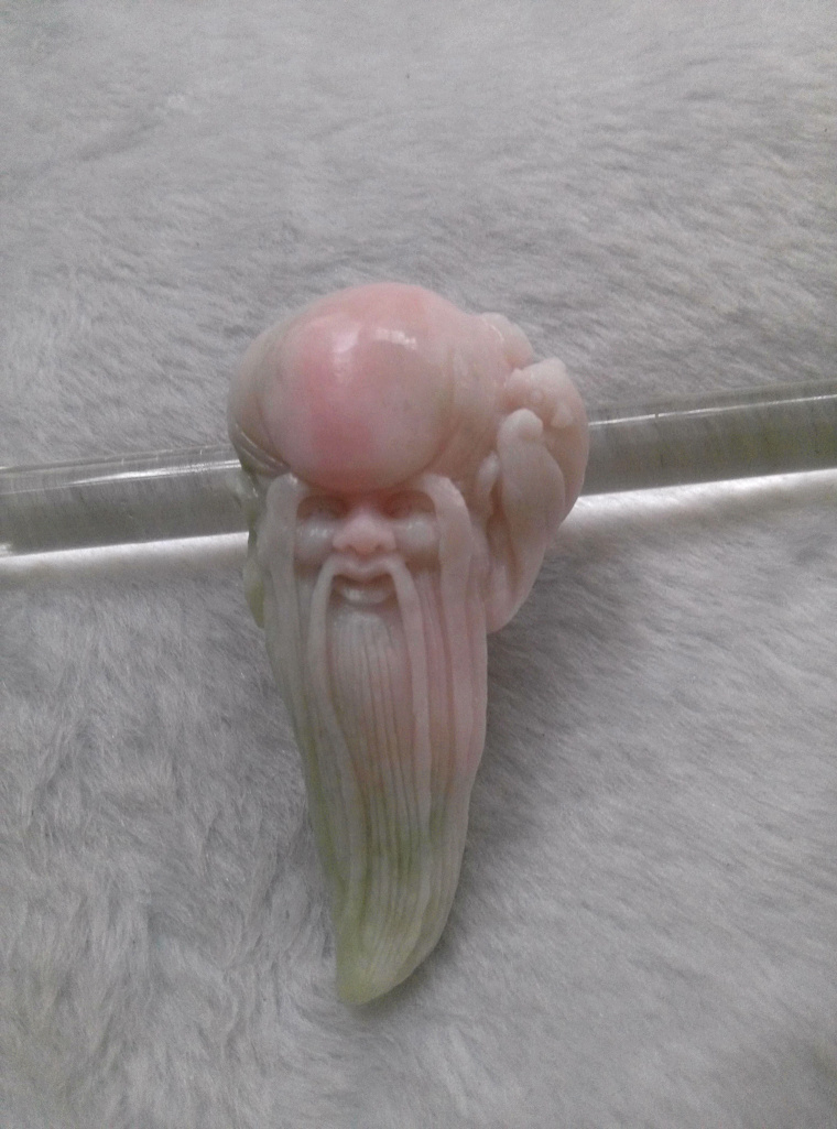 It has been made to appreciate the natural unique jade South Yangxing Yuanyu Guanyin is full of green and ruffled hibiscus red pendant