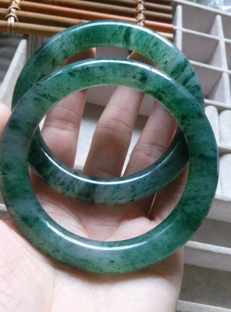 Have been married to appreciate the Dushan jade bracelet daytime blue 59 round strip ice planted with green promotional women's boutique ornament jewelry