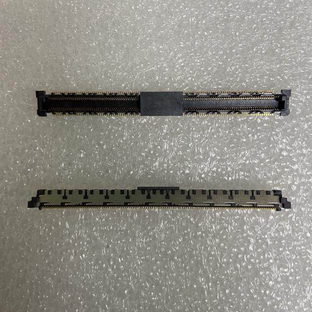 FOXCONN COM-E 220P QT002206-2131-3H 220P plate-to-board connector
