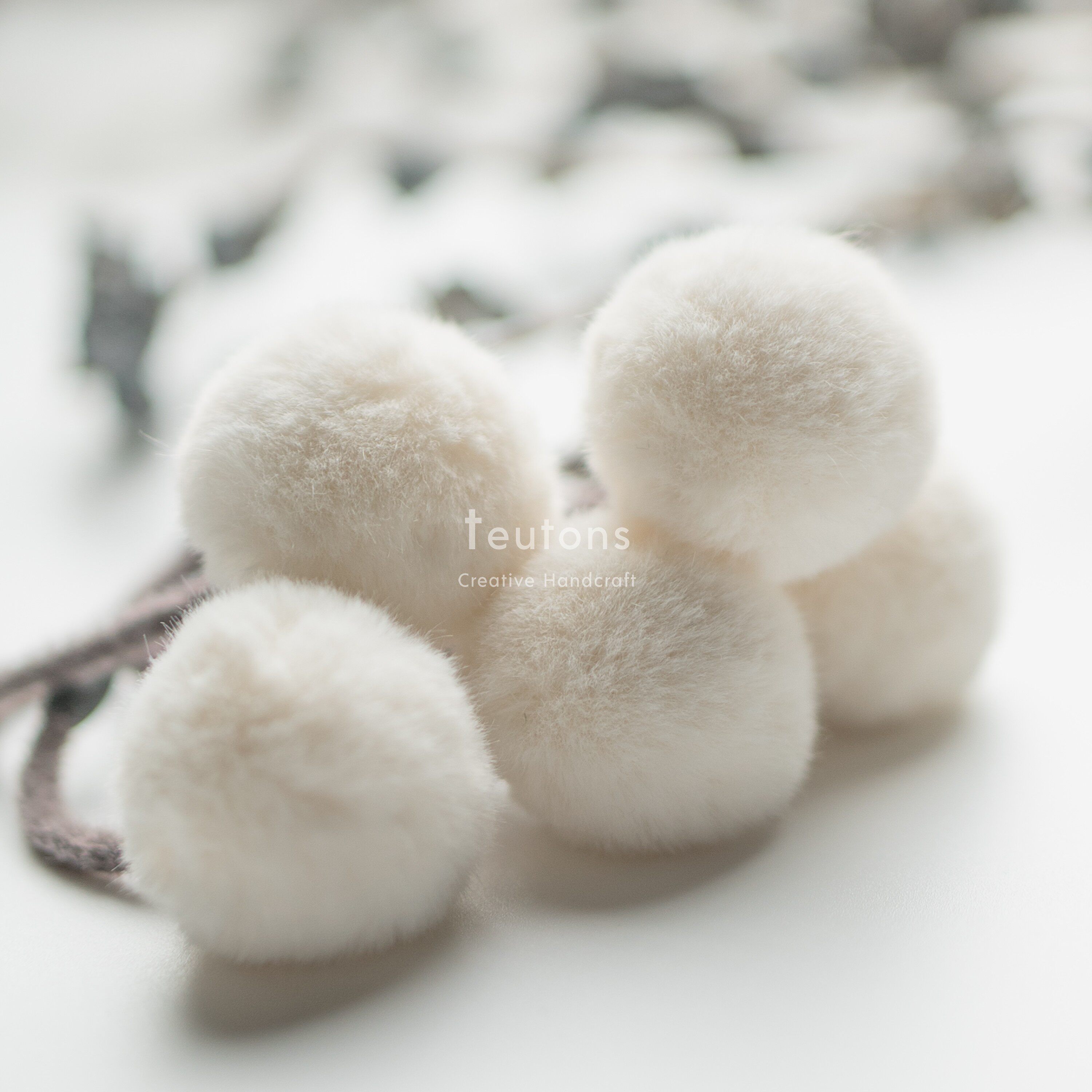 Teutons Exit Original Hairy Hairlap Hair Hair Hair Hair Hair Hair Decomposition Girls Age and Hair Hair Hair