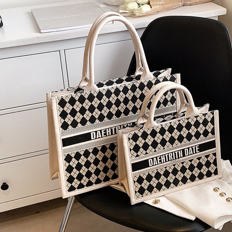 Minimalist Street Shooting ~ Upper Mirror Matching 2022 Coloured Linginger New Packs Package Ms Ins handbag bag series