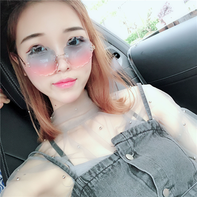 Jiang Shuying kính râm không viền cạnh Hoa tròn cá tính lưới đỏ sao đa giác kính râm nữ kính hóa trang tiệc halloween