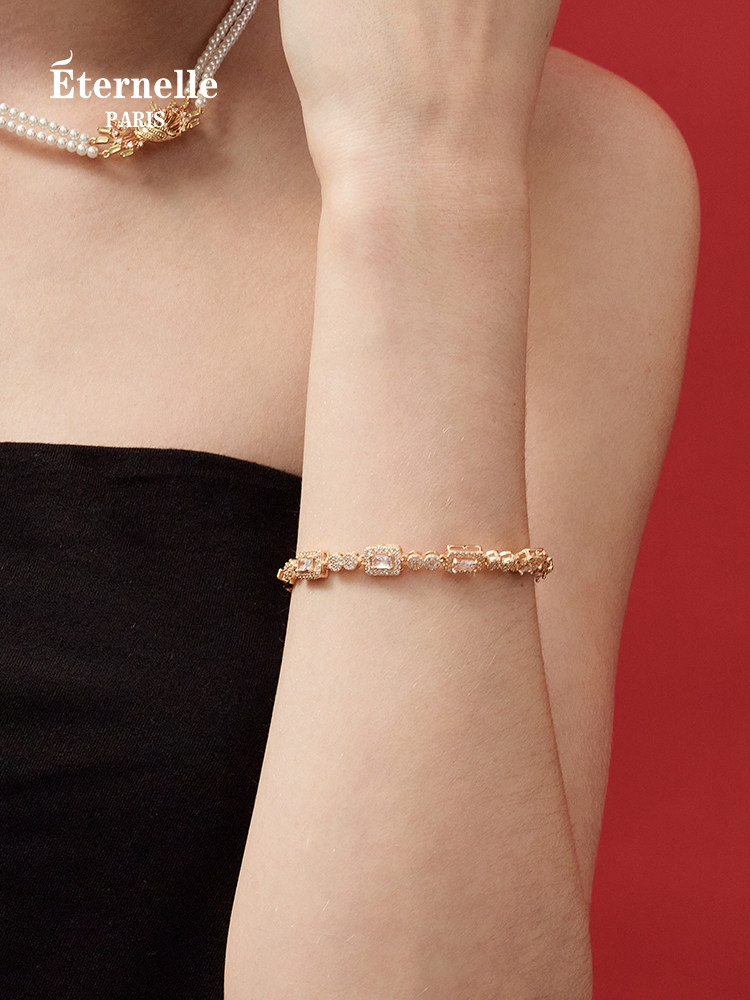 Eternelle French Eternal Sweet Flawless Small Sugar Cube Bracelet Niche Exquisite High-End Jewelry New Year Gift