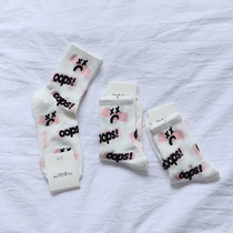 39 yuan 5 pairs of cute graffiti socks English letter midline socks