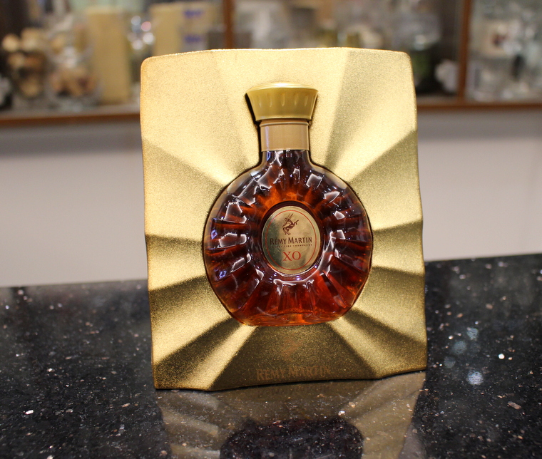 The foreign wine version collection REMY MARTIN human head horse XO ganyi brandy 50ml with a shelf new