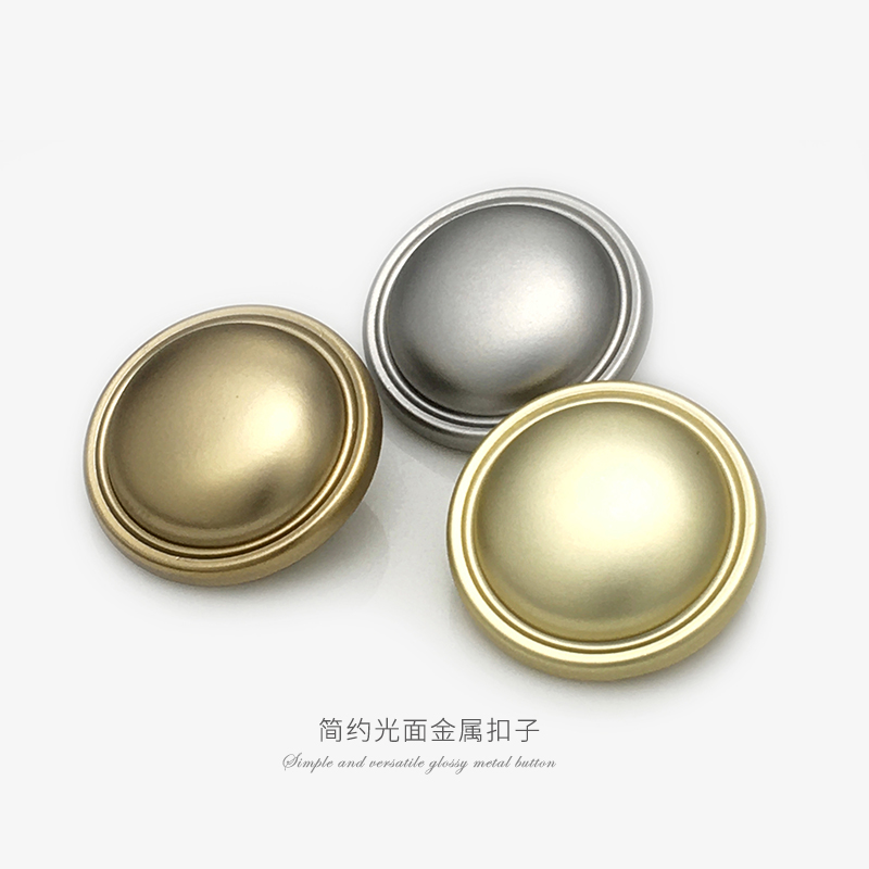 多用途のツイードコート、スーツジャケット、装飾バックル、レザージャケットのバックルアクセサリーに最適な、金色の薄縁マッシュルーム型メタルボタン