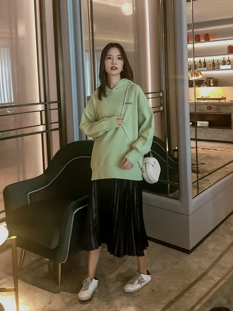Pregnant spring suit out of fashion 2021 early autumn new hooded sweatshirt suspender two-piece dress