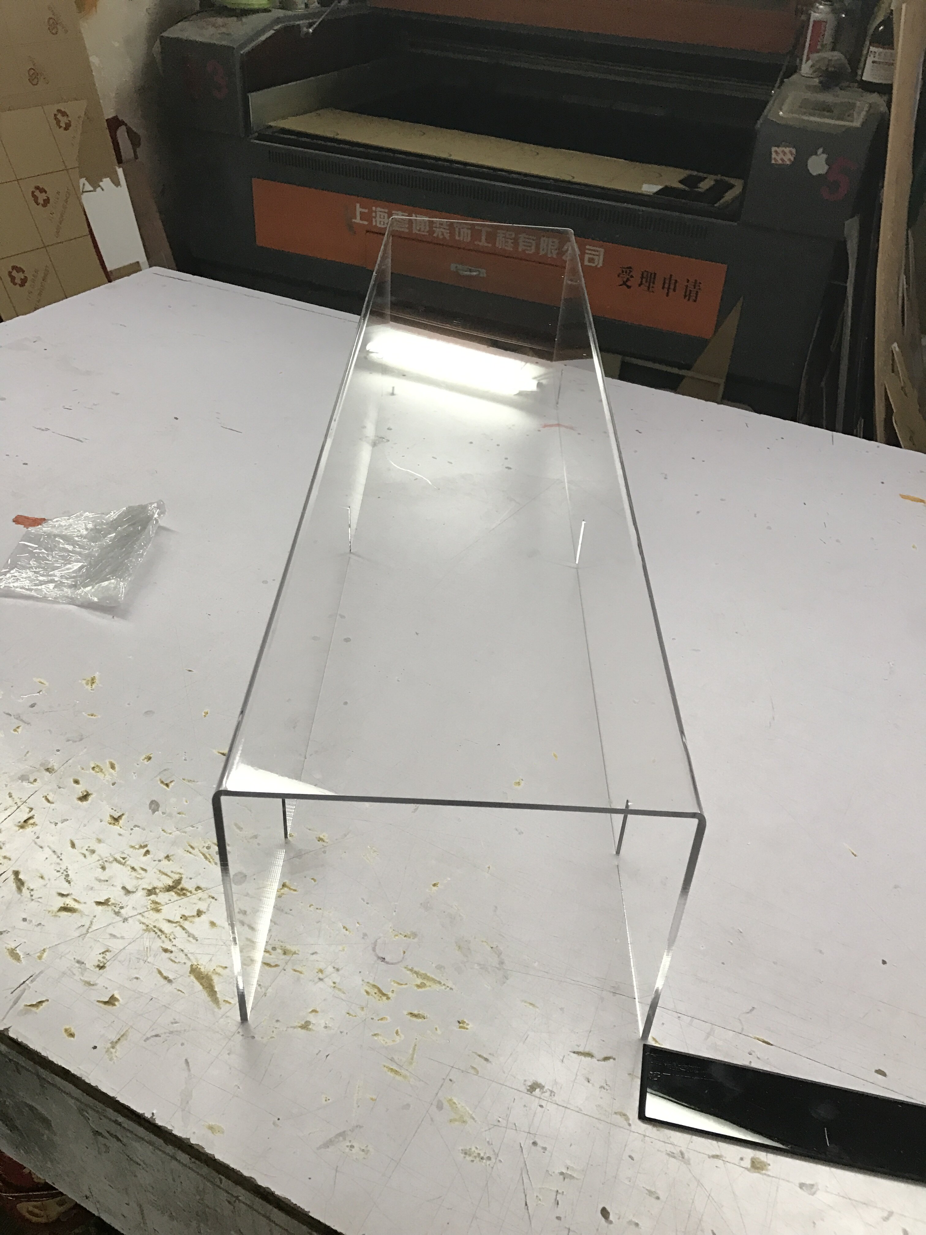 High transparent acrylic U-shaped hood hot bending integrated dust cover organic glass bending n-type display shelf shield