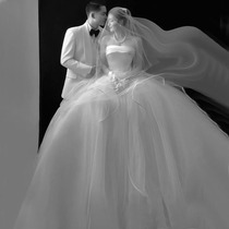 Photo studio theme photo clothing new tube top princess style white gauze couple indoor high-end tutu skirt wedding dress