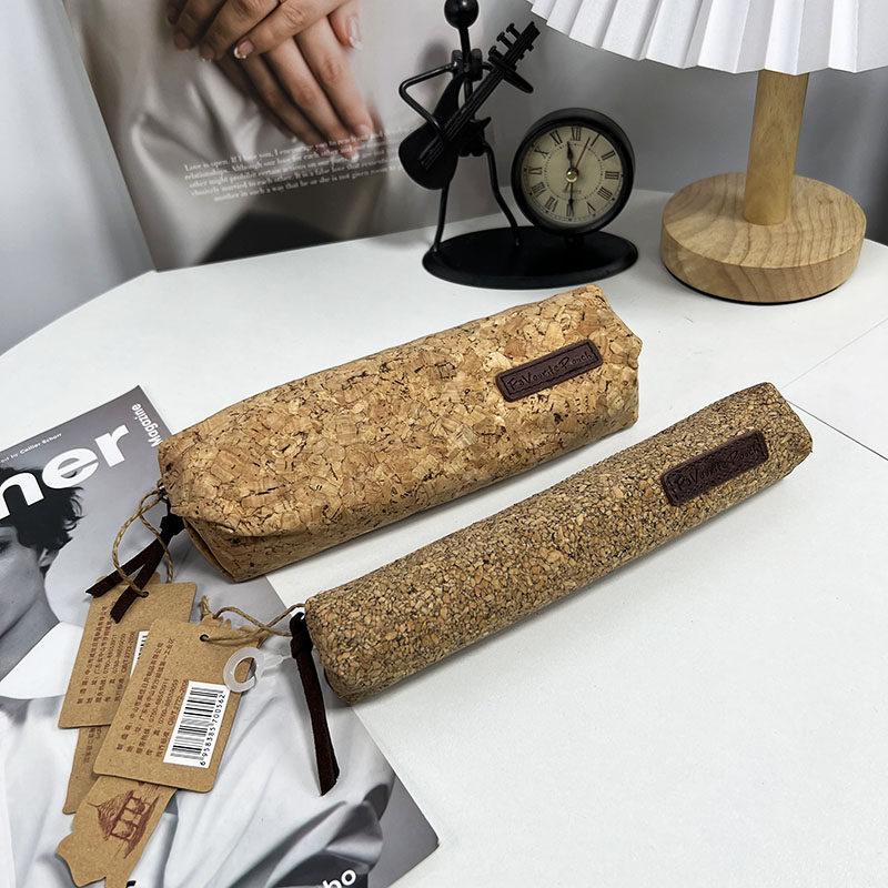 Leather pull head fashion creative literature and art retro Sen department student pencil bag size capacity makeup brush bag student gift