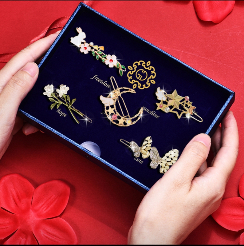 2026 New Hairpin Gift Box Set for Girls, Gift for Wife, Cute and Stylish Hair Clips, Side Bangs Hair Accessories