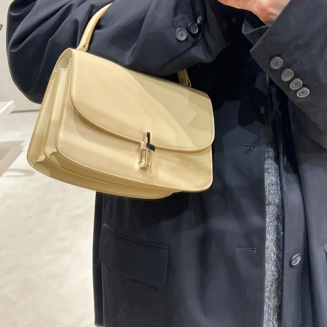 Row Sofia bag8.75 сумочку T формы золота принадлежит пряжке воловья кожа в руке пакет ретро тофу пакет Женщина пакет 001 