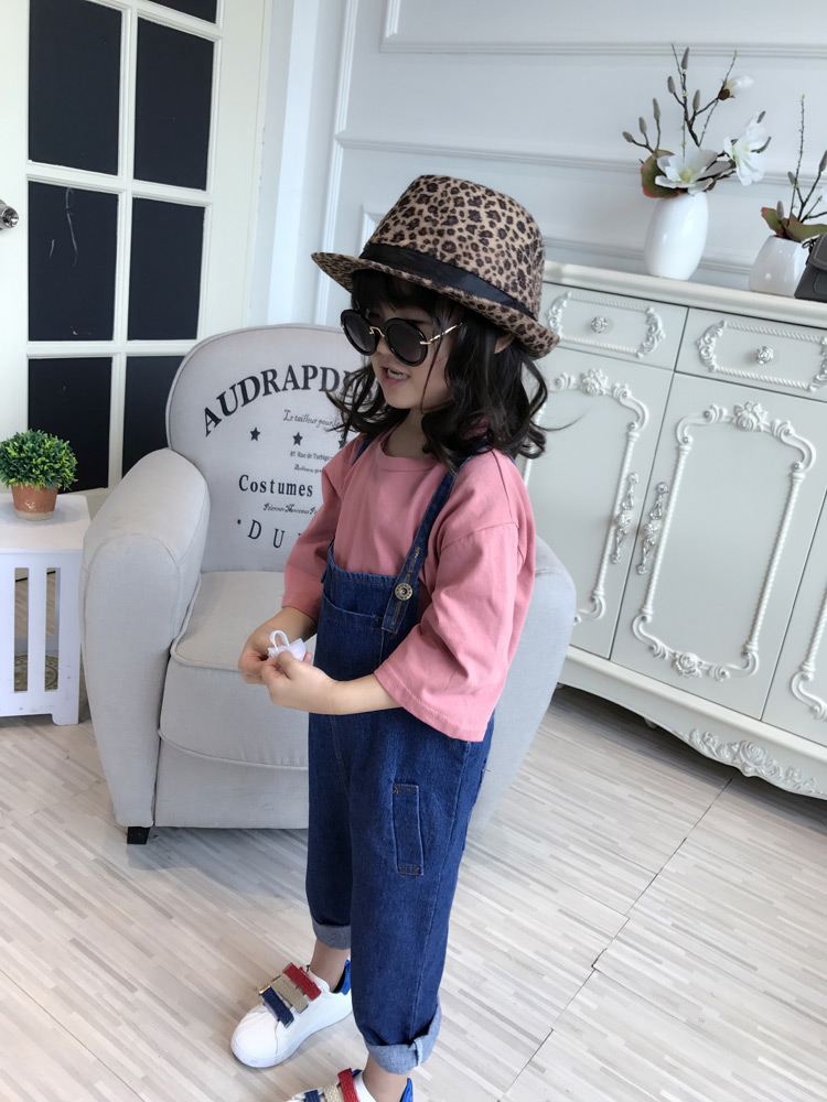 Trẻ em trung và nhỏ xuân hè 2019 thời trang yếm nữ bé đơn giản văn chương fan quần jeans hoang dã thủy triều - Quần jean quần áo cho bé