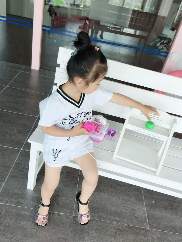 Quần áo trẻ em 2018 Mùa hè vừa và nhỏ dành cho trẻ em Bộ áo thun nam tay ngắn nữ in chữ + Quần short trẻ em Bộ hai mảnh
