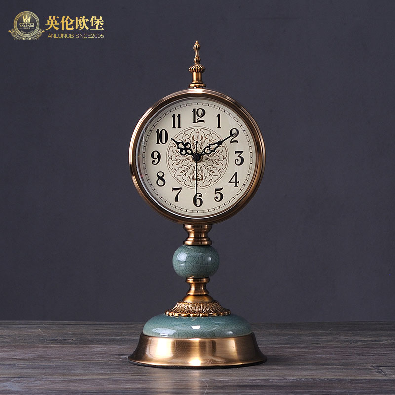 American seat clock Living room Home watch and watch Pendulum Pieces Eurostyle Seat Clock Creative Personality Mute clock Nordic desktop sitting clock