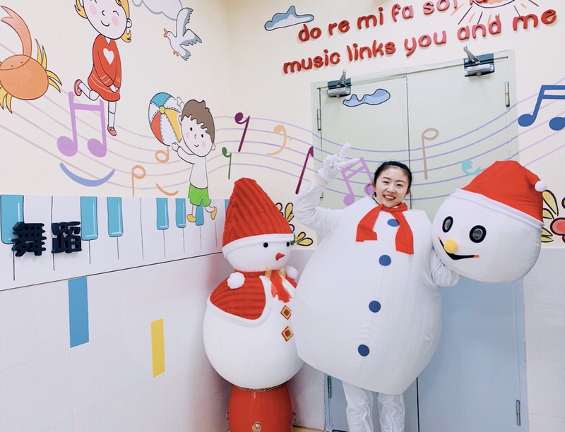 Christmas Snowman Cartoon Costume Golden Horned Deer Cosplay Prop Doll Headgear Anime Performance Mascot Costume in Stock Christmas Snowman Cartoon Costume Golden Horned Deer Cosplay Prop Doll Headgear Anime Performance Mascot Costume in Stock