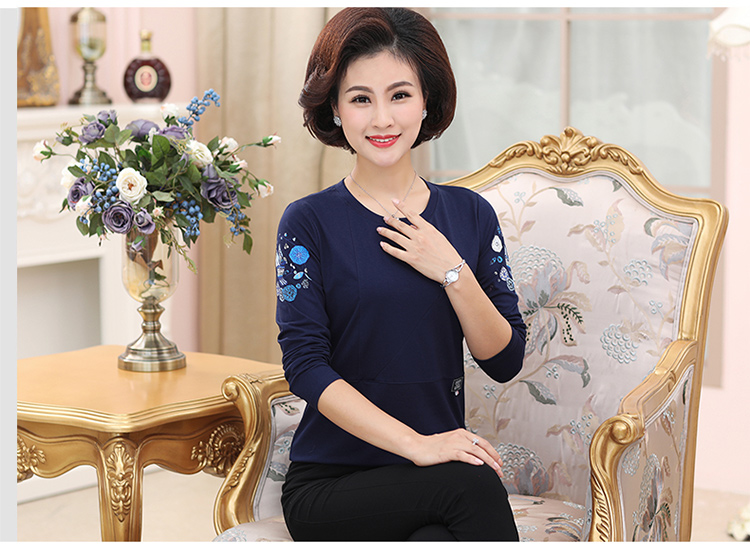 Áo bà mẹ trung niên 40-50 tuổi Áo thun dài tay nữ mùa xuân và mùa thu rộng kích thước lớn in áo sơ mi cotton áo phông cộc tay nữ