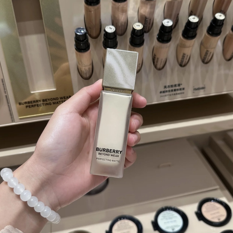 Burberry Burberry Windbreaker Liquid Foundation 30ml Matte Oil Control Concealer Lightweight Oil Control C10 /N20