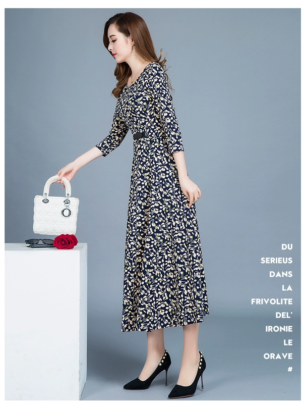 Váy đầm xuân rộng qua đầu gối nữ khí chất quý phái xuân hè thu mới đầm mẹ trung thu tay dài tay váy hoa - Quần áo của mẹ đầm suông tuổi trung niên