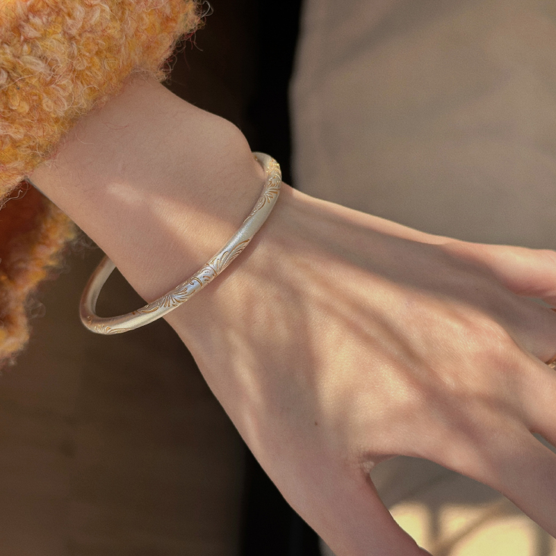 Seventeen Handicrafts Tangcao Pattern Solid 999.9 Silver New Chinese Style Traditional Gold-Plated Pure Silver Closed Bracelet Seventeen Handicrafts Tangcao Pattern Solid 999.9 Silver New Chinese Style Traditional Gold-Plated Pure Silver Closed Bracelet