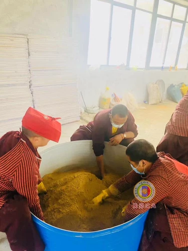 Решение драгоценных продуктов питания и Динбо -колледж Динбо -колледжа Дингбо Колледж Академии Динбо за курение для умных жалюзи в Мидслорд