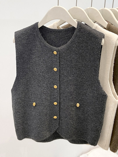 Vintage Layered Small Gold Button Cardigan Vest for Women, 2026 Spring Soft Knit Sweater, Fashionable and Age-Reducing Outerwear