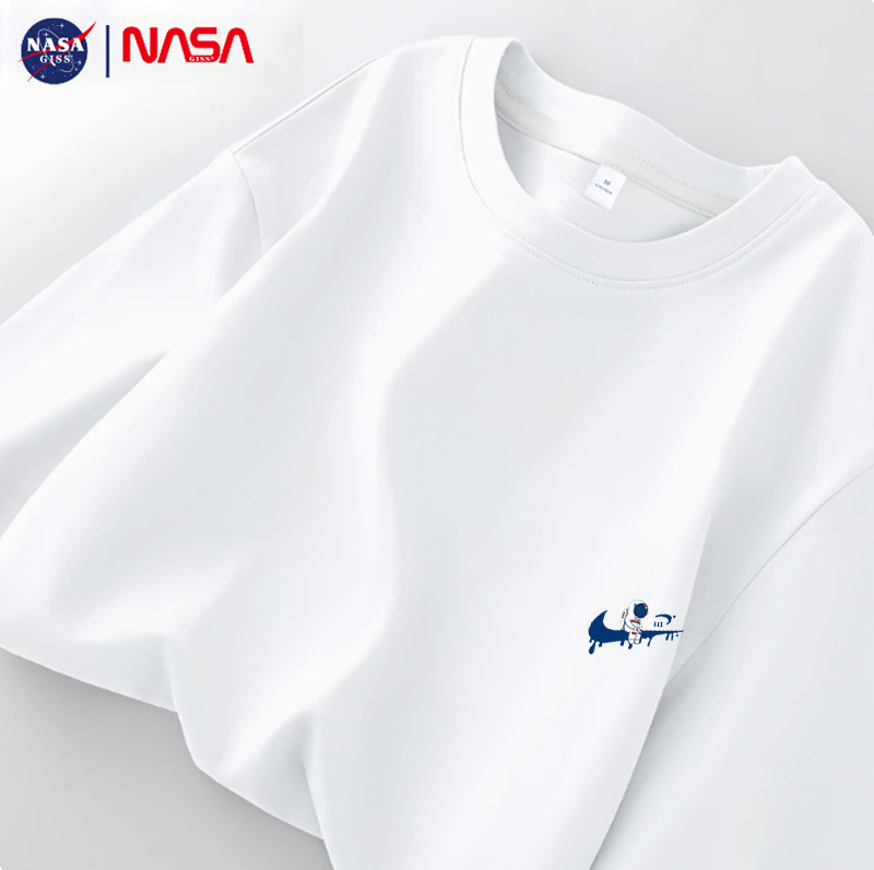 Nasa Co-Branded Unisex Pure Cotton Short-Sleeve T-Shirt with Classic Small Logo Astronaut Design, Summer Loose Fit, Round Neck, Half-Sleeve, Trendy Nasa Co-Branded Unisex Pure Cotton Short-Sleeve T-Shirt with Classic Small Logo Astronaut Design, Summer Loose Fit, Round Neck, Half-Sleeve, Trendy