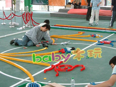 Chơi câu đố bằng gỗ / đồ chơi khối xây dựng / domino số lượng lớn 1 nhân dân tệ / 10 miếng / 8 màu xe đồ chơi trẻ em