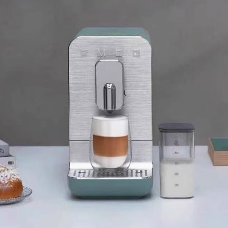 Smeg Bcc13 Italian-Style Automatic Milk Frothing and Grinding All-In-One Home Fully Automatic Coffee Machine