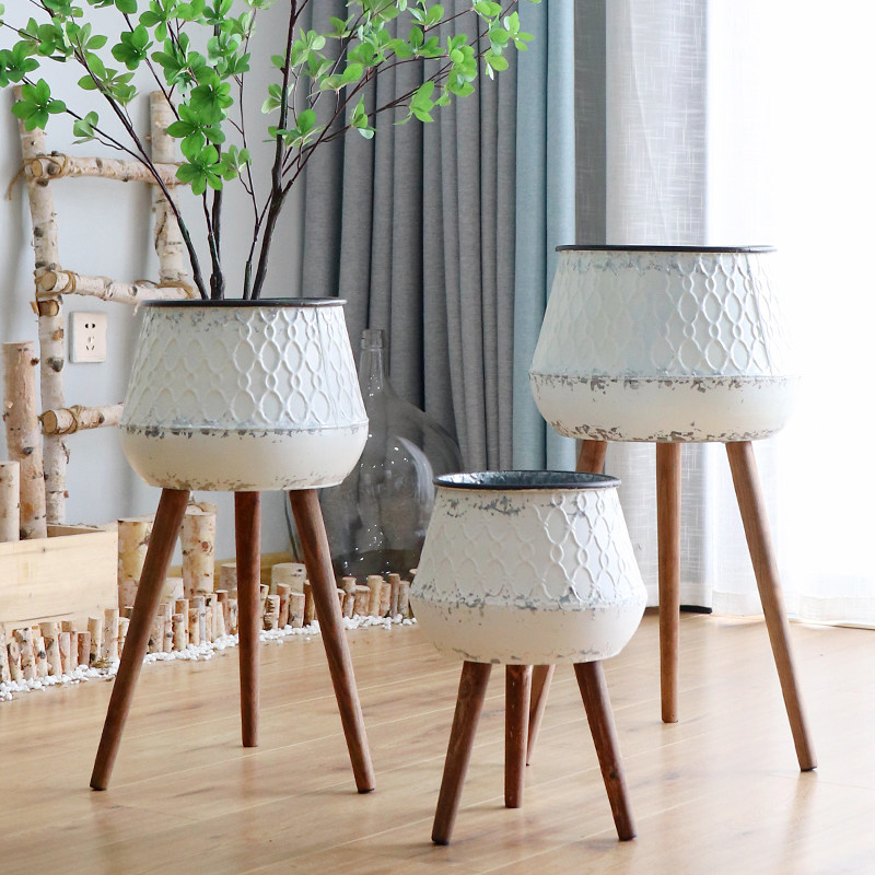 Nordic retro made old iron white flower pot decorated with solid wood stent iron bucket iron frame fixture green plant